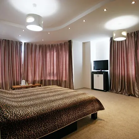 Mini In Observatorniy